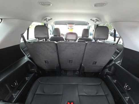 Used 2022 Ford Explorer XLT w/ Equipment Group 202A image 16