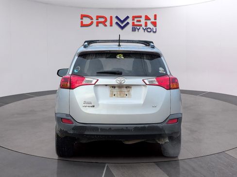 Used 2014 Toyota RAV4 LE image 4