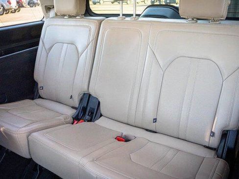 Used 2024 Ford Expedition Limited AWD/4WD image 31