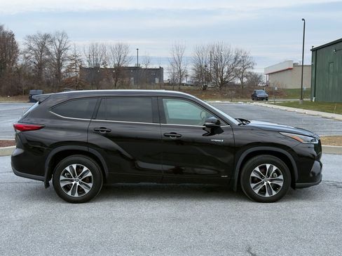 Used 2021 Toyota Highlander XLE image 8