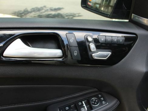 Used 2017 Mercedes-Benz GLE 43 AMG 4MATIC w/ Premium 2 Package image 16