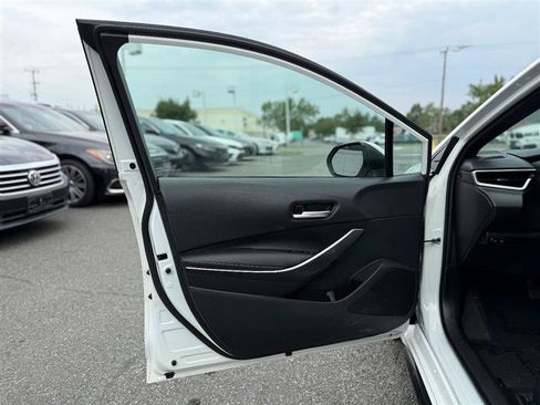 Used 2021 Toyota Corolla SE FWD image 16