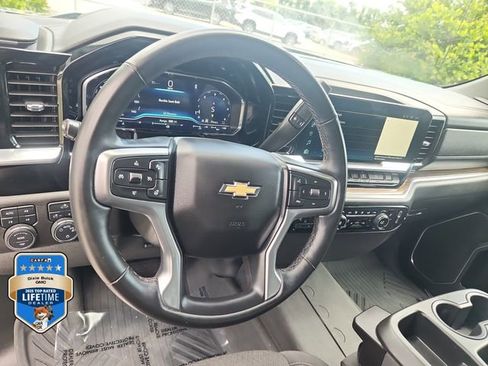 Certified 2024 Chevrolet Silverado 1500 LT AWD/4WD image 16
