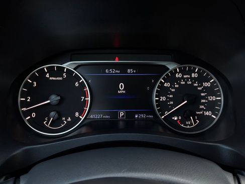 Used 2025 Nissan Altima 2.5 SV FWD image 37