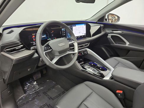 Used 2025 Audi Q5 Premium w/ Convenience Package AWD/4WD image 12