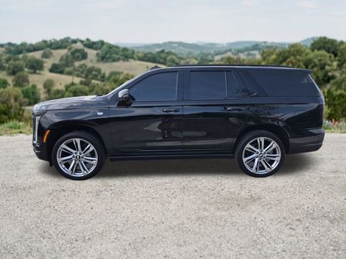 Used 2026 Cadillac Escalade Platinum Sport w/ LPO, Floor Liner Package AWD/4WD image 5