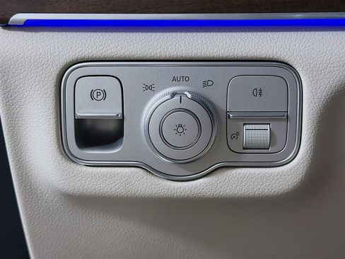 New 2026 Mercedes-Benz GLS 450 4MATIC image 11