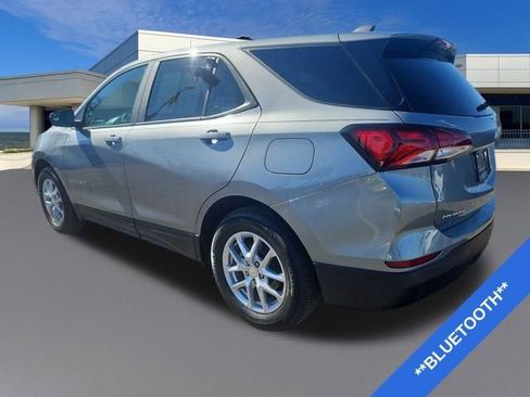 Used 2023 Chevrolet Equinox LS w/ LS Convenience Package image 3