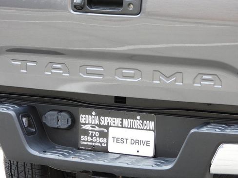 Used 2020 Toyota Tacoma SR5 image 9