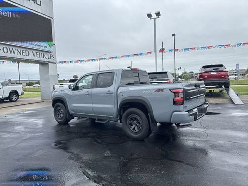 Used 2025 Nissan Frontier PRO-4X AWD/4WD image 3