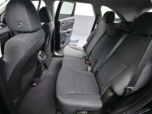 Used 2019 Kia Sorento LX image 33