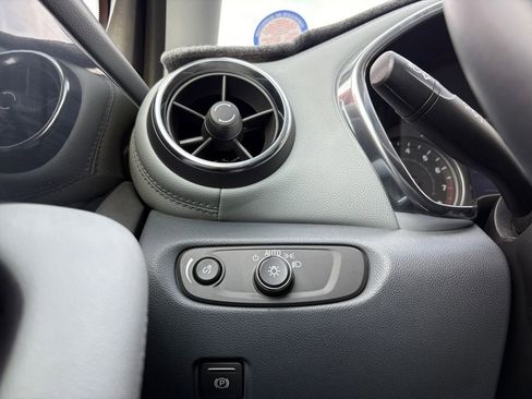 Used 2019 Chevrolet Blazer LT image 4