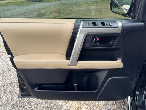 Used 2013 Toyota 4Runner SR5 RWD image 22