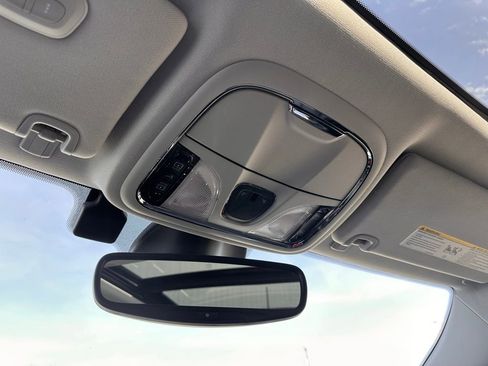 Used 2022 Jeep Cherokee Limited w/ Mopar Interior Package image 25