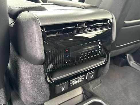 New 2026 Jeep Grand Wagoneer Limited AWD/4WD image 19