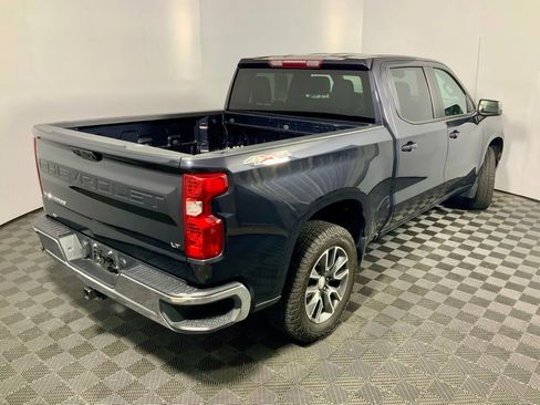 Used 2022 Chevrolet Silverado 1500 LT AWD/4WD image 15