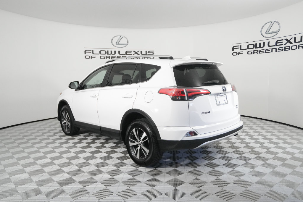 Used 2016 Toyota RAV4 XLE w/ Convenience Package AWD/4WD image 5