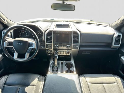 Used 2019 Ford F150 Lariat w/ Equipment Group 502A Luxury AWD/4WD image 18