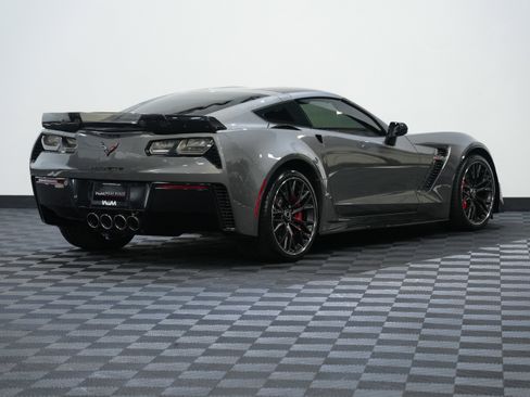 Used 2015 Chevrolet Corvette Z06 w/ 3LZ Preferred Equipment Group image 6