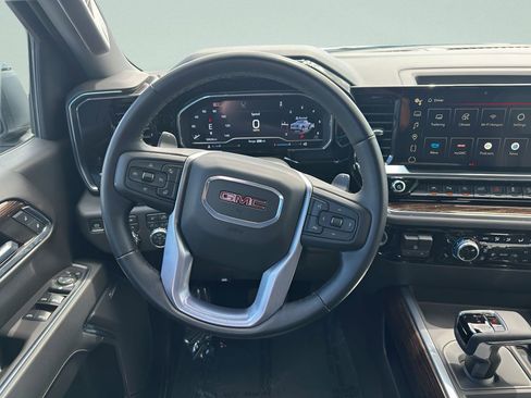 Used 2024 GMC Sierra 1500 Elevation w/ Elevation Premium Package AWD/4WD image 18