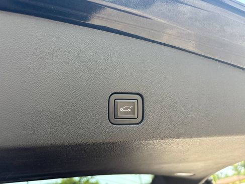 Used 2022 Cadillac XT6 Luxury FWD image 32