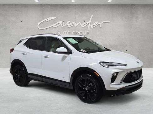 Used 2026 Buick Encore GX Sport Touring w/ Comfort Package image 2