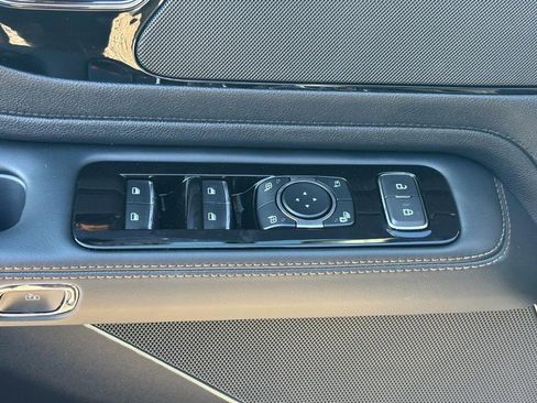 New 2026 Lincoln Aviator AWD image 17