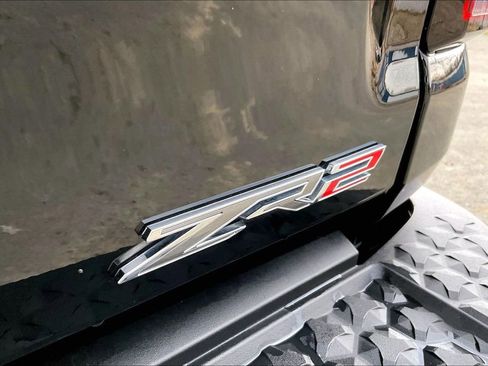Used 2024 Chevrolet Colorado ZR2 w/ ZR2 Convenience Package III image 25