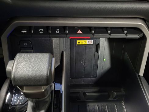 Used 2023 Toyota Tundra Limited image 17