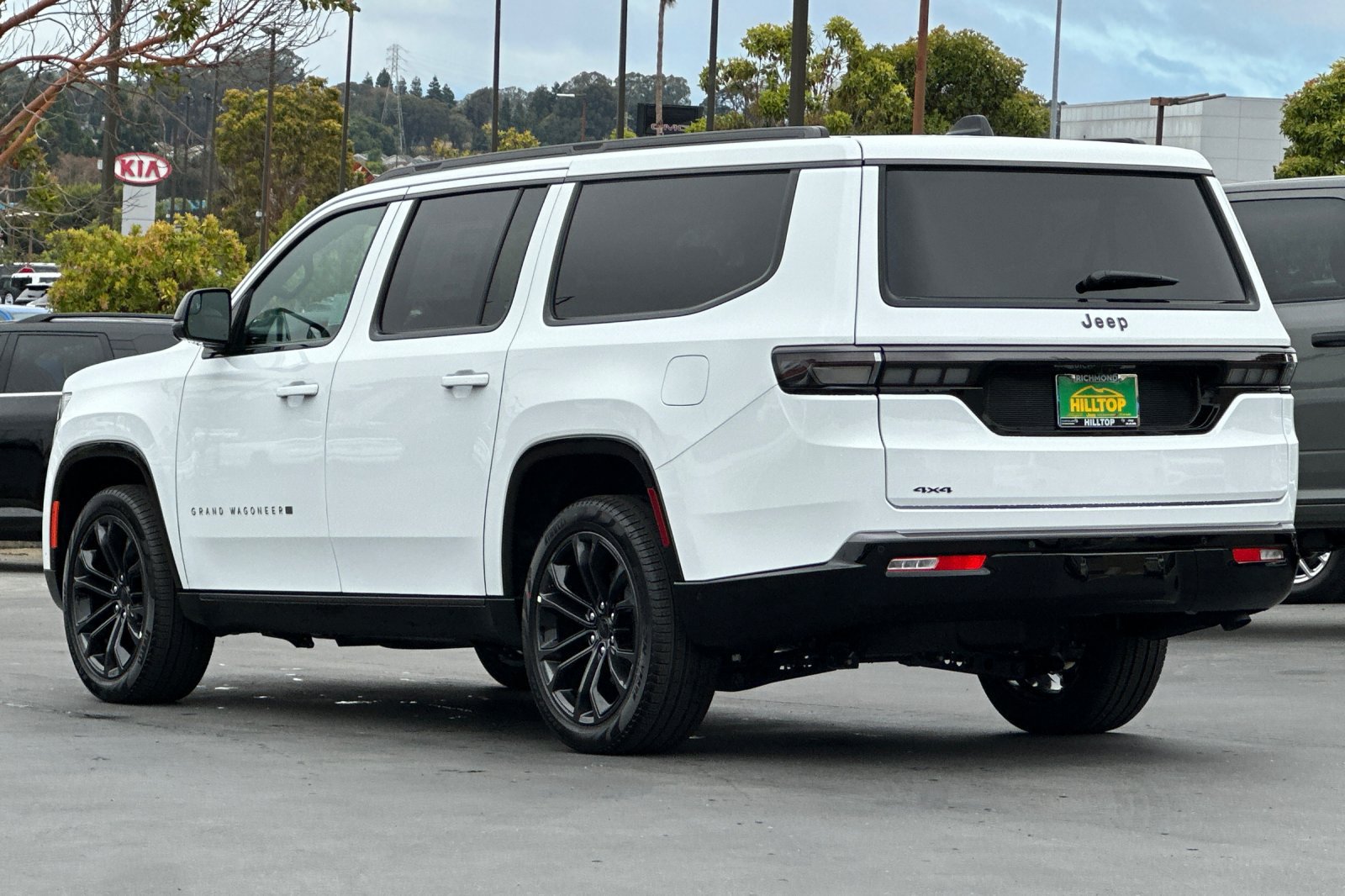 New 2026 Jeep Grand Wagoneer L Summit w/ 8-Passenger Seating Package AWD/4WD image 6