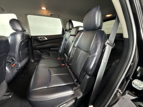 Used 2019 Nissan Pathfinder SL image 27