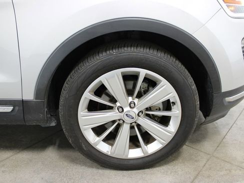 Used 2019 Ford Explorer Limited w/ Class III Trailer Tow Package image 40