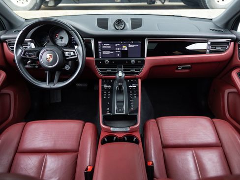 Certified 2024 Porsche Macan S AWD/4WD image 12