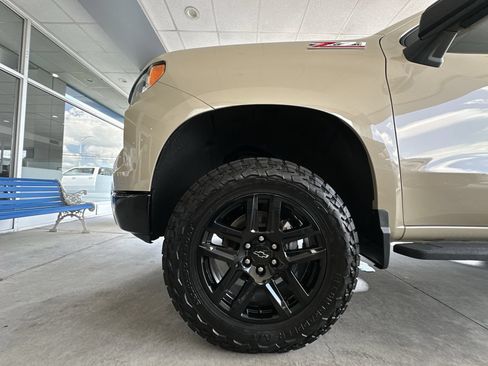 Used 2022 Chevrolet Silverado 1500 LT Trail Boss w/ LT Trail Boss Premium Package AWD/4WD image 30