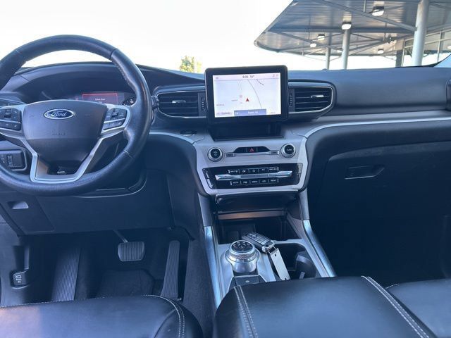 Used 2023 Ford Explorer XLT w/ Equipment Group 202A AWD/4WD image 27