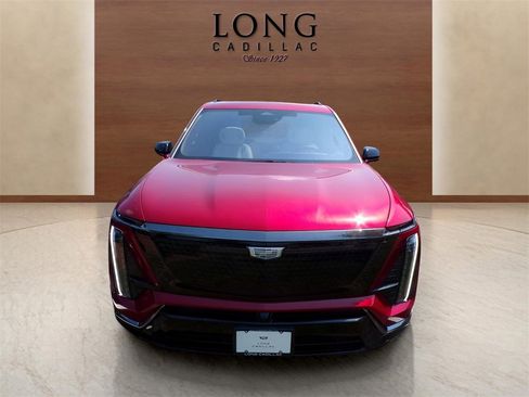 New 2026 Cadillac Vistiq Sport image 2