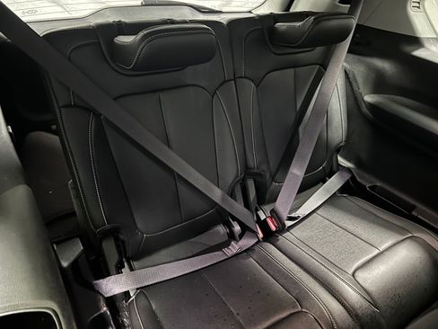 Used 2023 Jeep Grand Cherokee L Limited AWD/4WD image 16