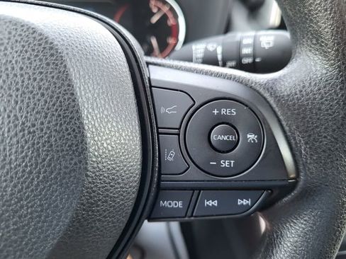 Used 2025 Toyota RAV4 XLE image 18