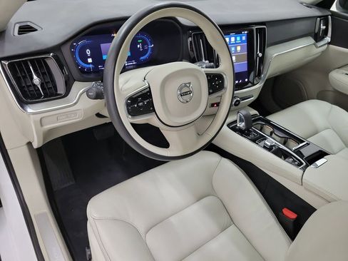 Used 2024 Volvo S60 T8 Plus image 19