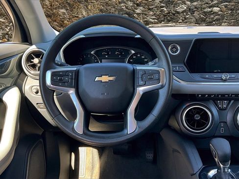 Used 2022 Chevrolet Blazer LT image 5