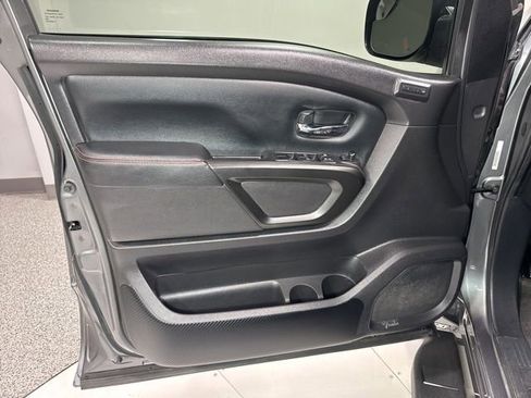Used 2021 Nissan Titan PRO-4X w/ Pro-4x Convenience Package image 9