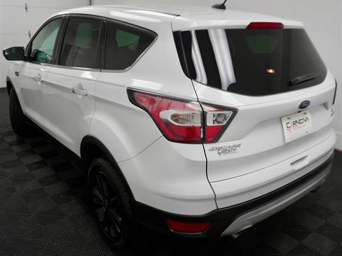 Used 2017 Ford Escape SE image 6