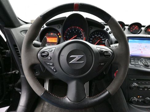 Used 2017 Nissan 370Z NISMO image 16