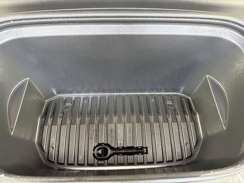 Used 2022 Tesla Model Y Long Range AWD/4WD image 38