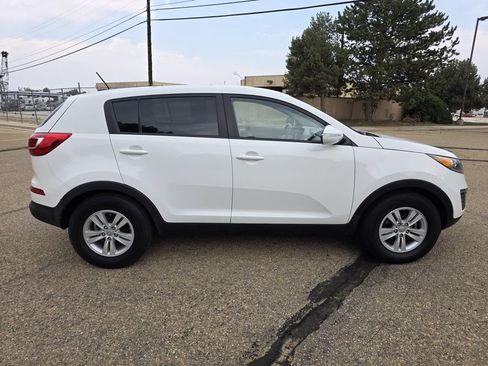 Used 2011 Kia Sportage LX FWD image 9