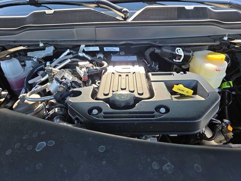 New 2026 RAM 3500 Laramie AWD/4WD image 17