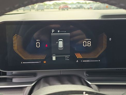 New 2026 Kia Carnival EX FWD image 33