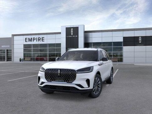 New 2026 Lincoln Aviator AWD image 2