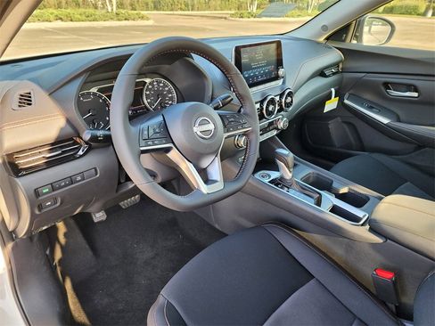 New 2025 Nissan Sentra SR w/ Midnight Edition image 10