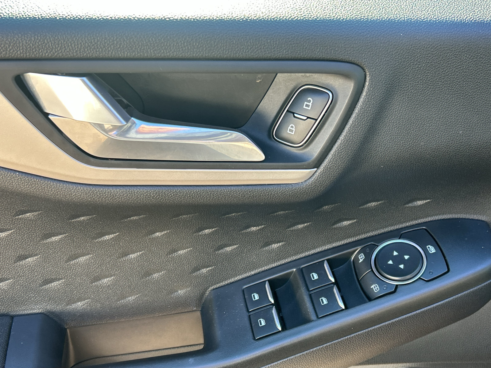 Used 2020 Ford Escape SE Sport FWD image 13